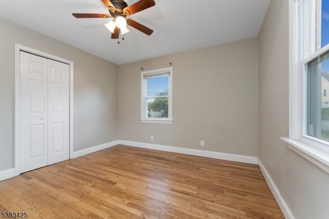130 Elmhurst Dr, Phillipsburg Town, NJ 08865