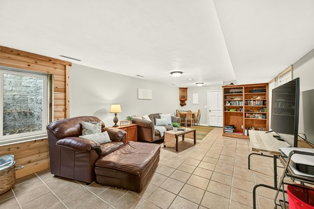 1402 Damon Court SE, Rochester, MN 55904
