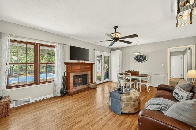 1402 Damon Court SE, Rochester, MN 55904
