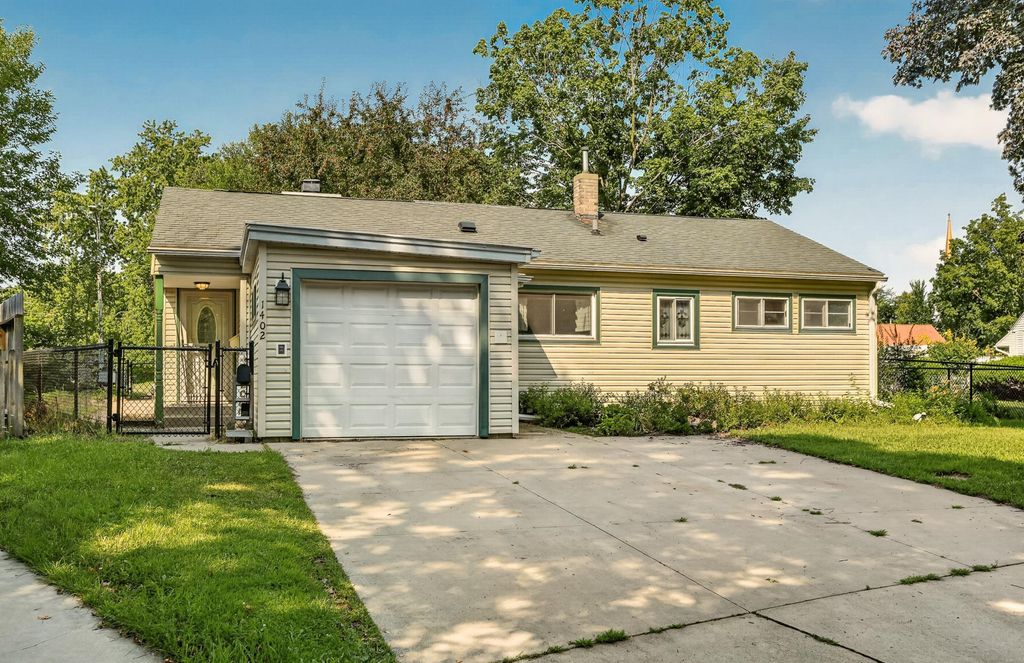 1402 Damon Court SE, Rochester, MN 55904