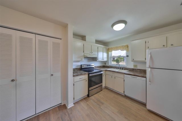 1529 ALLEGHENY DRIVE, Sun City Center, FL 33573