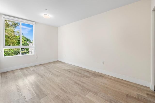 2561 NE 193rd St 1203, Miami, FL 33180