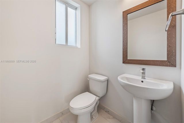 2561 NE 193rd St 1203, Miami, FL 33180