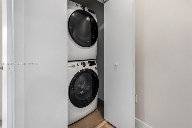 2561 NE 193rd St 1203, Miami, FL 33180