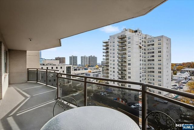 2077 Center Street 9B, Fort Lee, NJ 07024