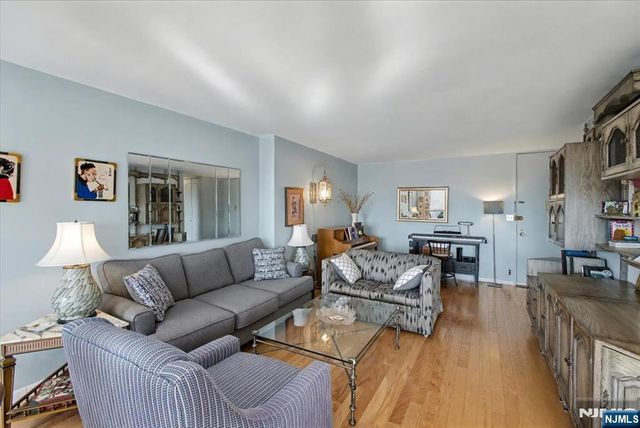 2077 Center Street 9B, Fort Lee, NJ 07024