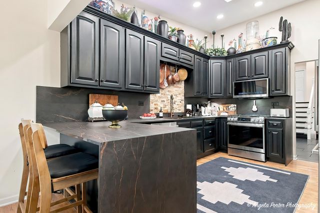 1402 Appaloosa Trail, Mchenry, IL 60051