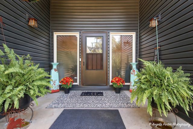 1402 Appaloosa Trail, Mchenry, IL 60051