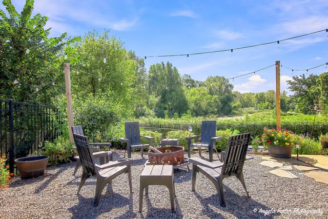 1402 Appaloosa Trail, Mchenry, IL 60051