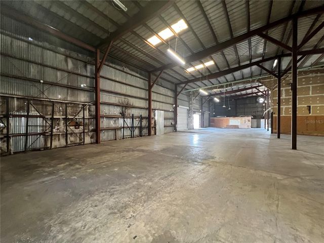 5705 E HANNA AVENUE, Tampa, FL 33610