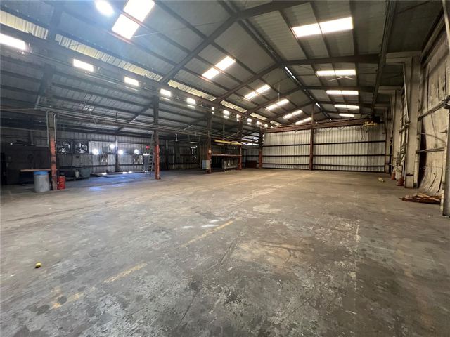 5705 E HANNA AVENUE, Tampa, FL 33610