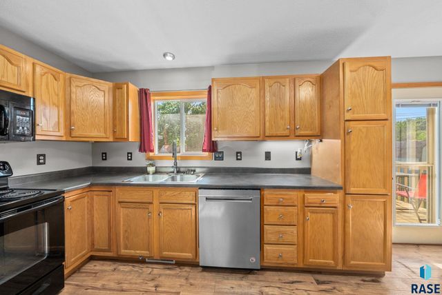 1507 N Highland Ave Avenue, Sioux Falls, SD 57103