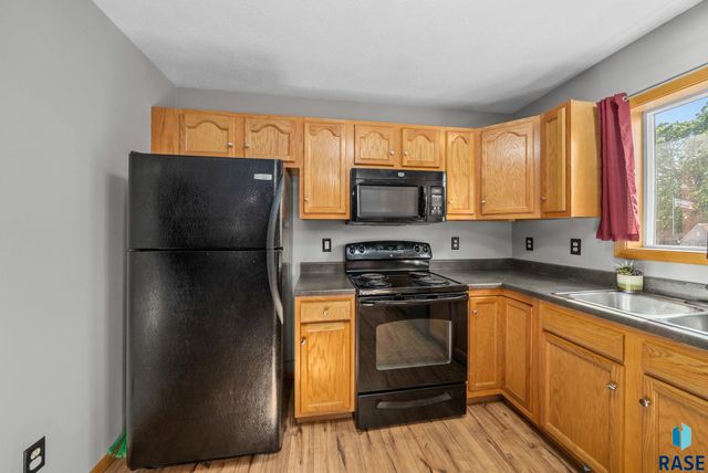 1507 N Highland Ave Avenue, Sioux Falls, SD 57103