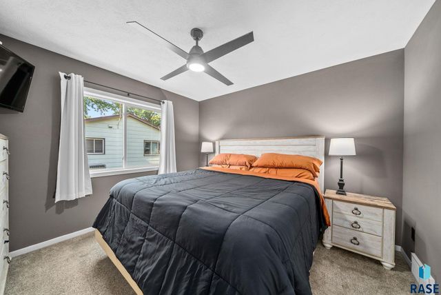 1507 N Highland Ave Avenue, Sioux Falls, SD 57103