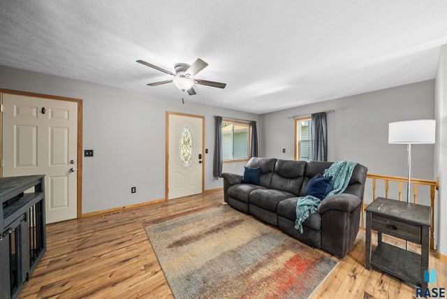 1507 N Highland Ave Avenue, Sioux Falls, SD 57103