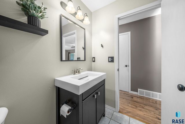 1507 N Highland Ave Avenue, Sioux Falls, SD 57103