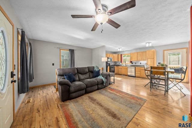 1507 N Highland Ave Avenue, Sioux Falls, SD 57103