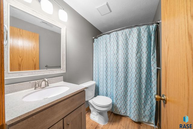 1507 N Highland Ave Avenue, Sioux Falls, SD 57103