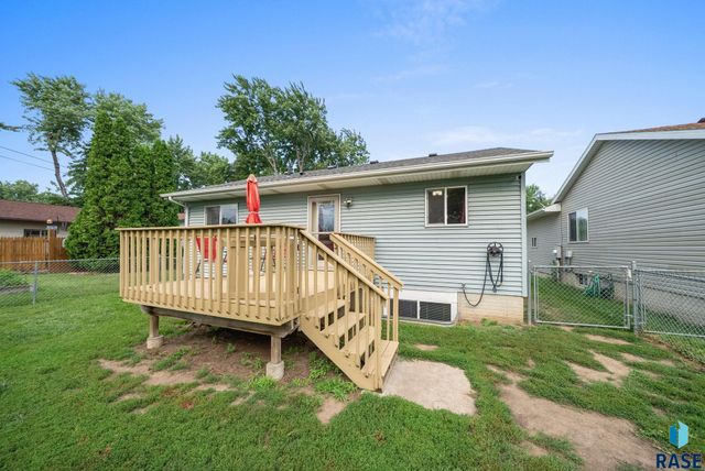 1507 N Highland Ave Avenue, Sioux Falls, SD 57103