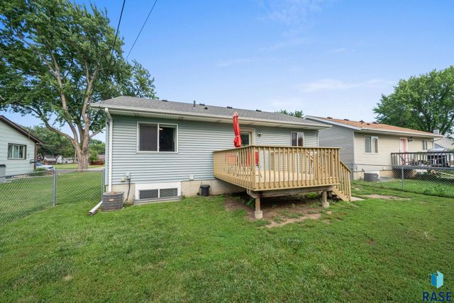 1507 N Highland Ave Avenue, Sioux Falls, SD 57103