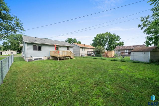 1507 N Highland Ave Avenue, Sioux Falls, SD 57103