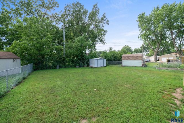 1507 N Highland Ave Avenue, Sioux Falls, SD 57103