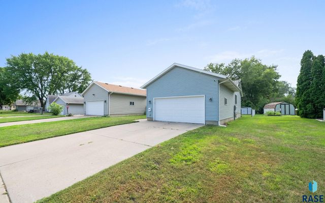 1507 N Highland Ave Avenue, Sioux Falls, SD 57103