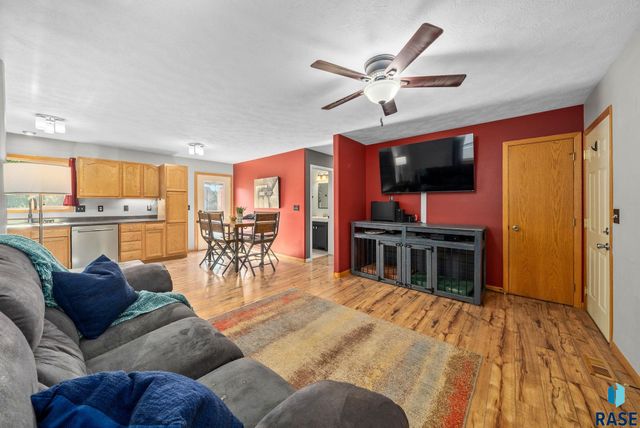 1507 N Highland Ave Avenue, Sioux Falls, SD 57103