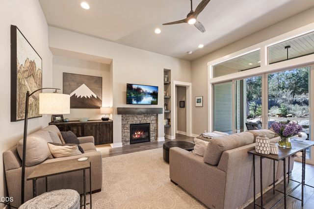 3119 NW Hidden Ridge Drive, Bend, OR 97703