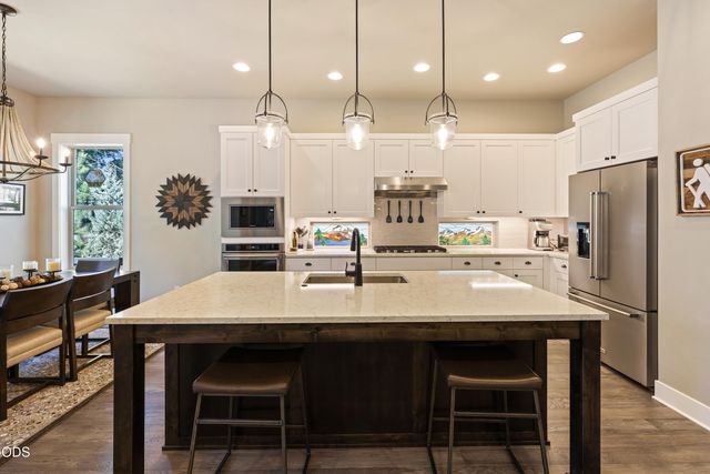 3119 NW Hidden Ridge Drive, Bend, OR 97703