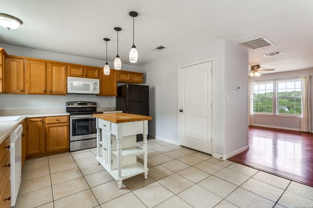 2630 Rocky Ridge, Canyon Lake, TX 78133