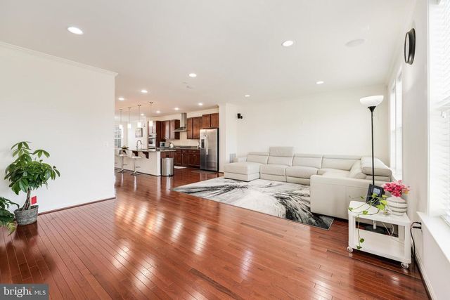 21523 WILLOW BREEZE SQ, Ashburn, VA 20147