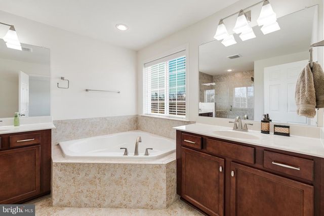 21523 WILLOW BREEZE SQ, Ashburn, VA 20147
