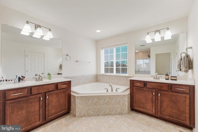21523 WILLOW BREEZE SQ, Ashburn, VA 20147