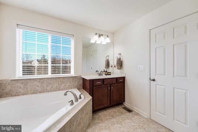 21523 WILLOW BREEZE SQ, Ashburn, VA 20147