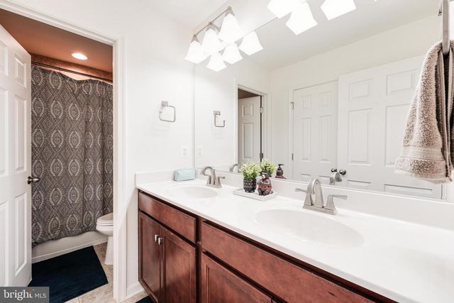 21523 WILLOW BREEZE SQ, Ashburn, VA 20147