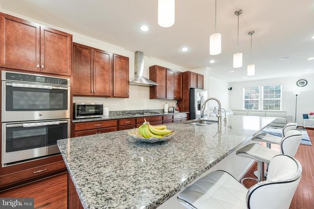 21523 WILLOW BREEZE SQ, Ashburn, VA 20147