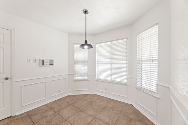 817 Sylvan Drive, Fort Worth, TX 76120