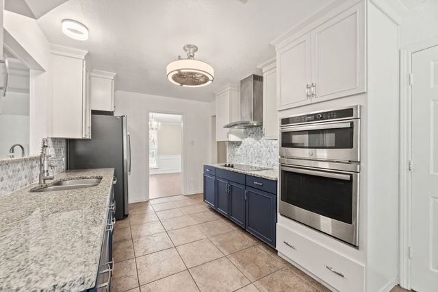 817 Sylvan Drive, Fort Worth, TX 76120