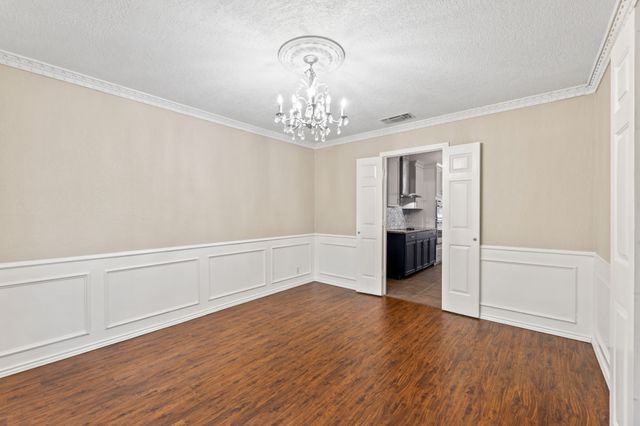 817 Sylvan Drive, Fort Worth, TX 76120