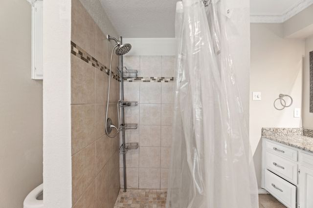 817 Sylvan Drive, Fort Worth, TX 76120