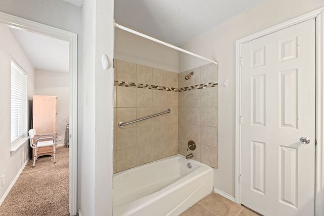 817 Sylvan Drive, Fort Worth, TX 76120