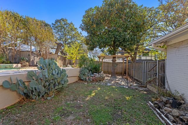 817 Sylvan Drive, Fort Worth, TX 76120