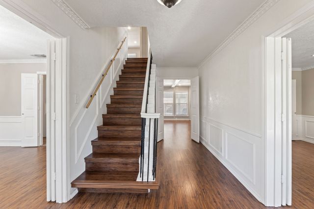 817 Sylvan Drive, Fort Worth, TX 76120