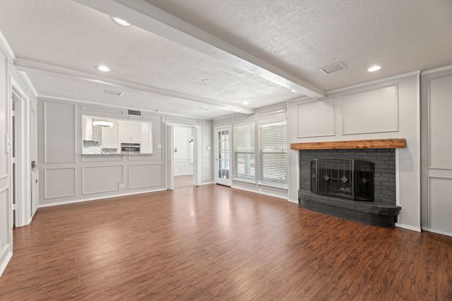 817 Sylvan Drive, Fort Worth, TX 76120