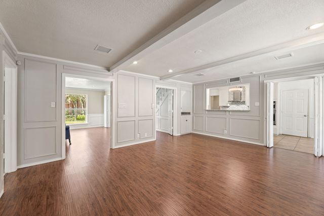 817 Sylvan Drive, Fort Worth, TX 76120