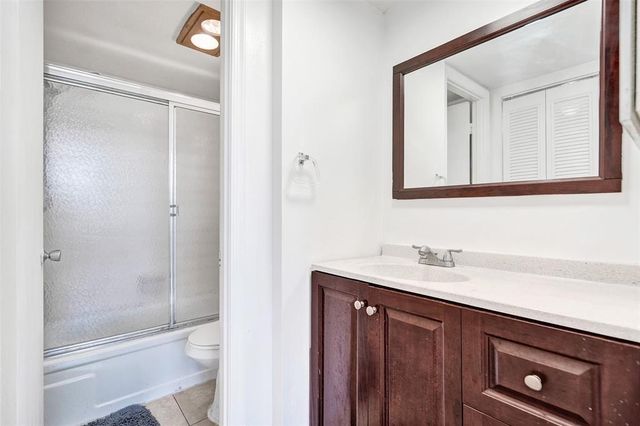 9440 Poinciana Place 101, Davie, FL 33324