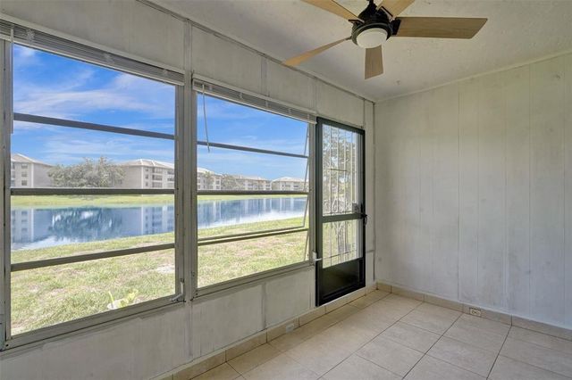 9440 Poinciana Place 101, Davie, FL 33324