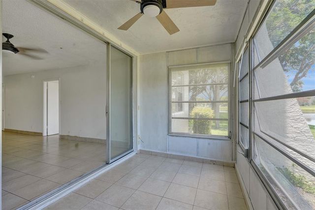 9440 Poinciana Place 101, Davie, FL 33324