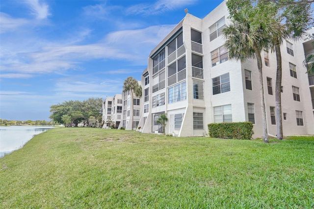 9440 Poinciana Place 101, Davie, FL 33324